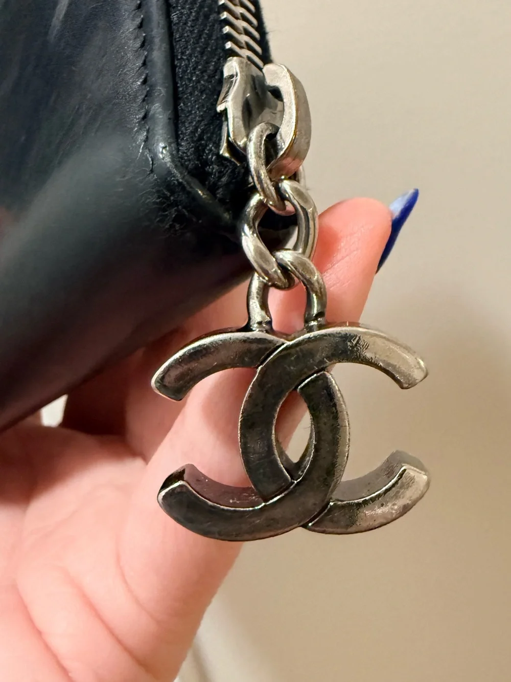 *Rare* Authentic Chanel - Lambskin Zippy Wallet
